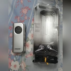 Rare SONY SRF-M97 Portable Pocket WALKMAN Tuning AM FM Radio